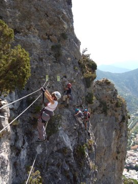 Bianca, Paolo e i francesi sul 2° ponte delle scimmie (27913 bytes)